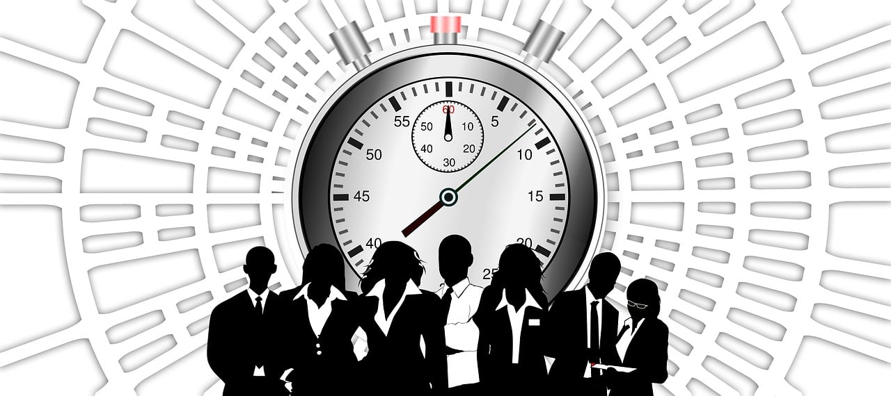 生考公优劣势全解析，机遇与挑战并存的公务员考试之路